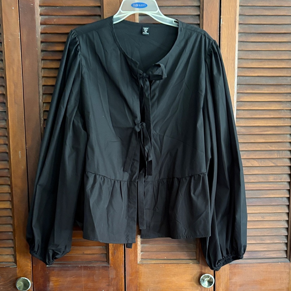 SHEIN Black Tie-Front Blouse